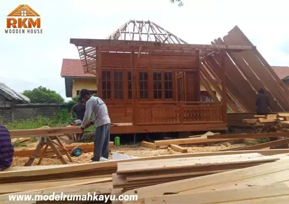 Pembuatan Rumah Kayu