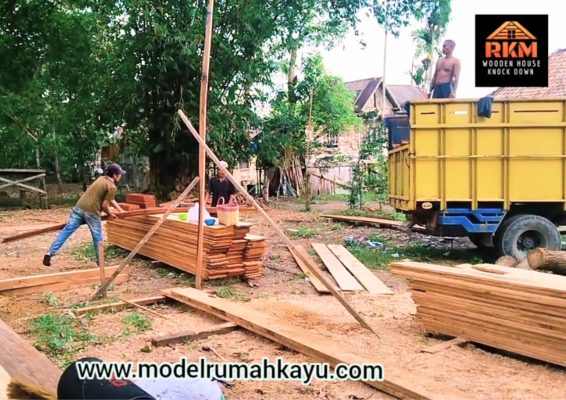 Pengangkutan Material Rumah Lumbung