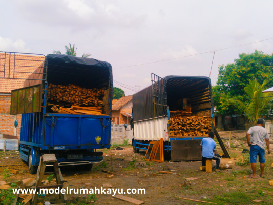 Pengangkutan Material Kayu