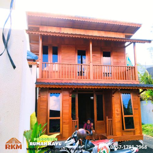 Rumah Kayu Tingkat 2